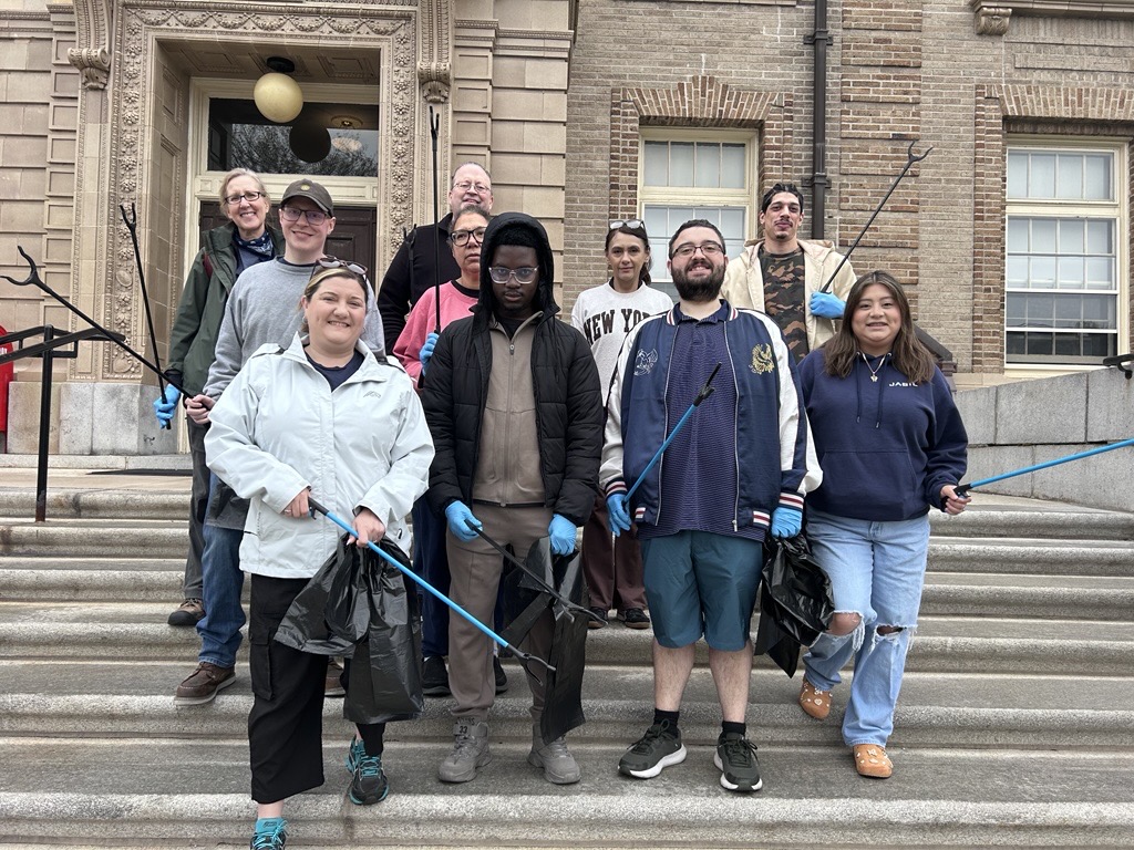 USA -Clinton-Earth Day Community Cleanup Activity (2)