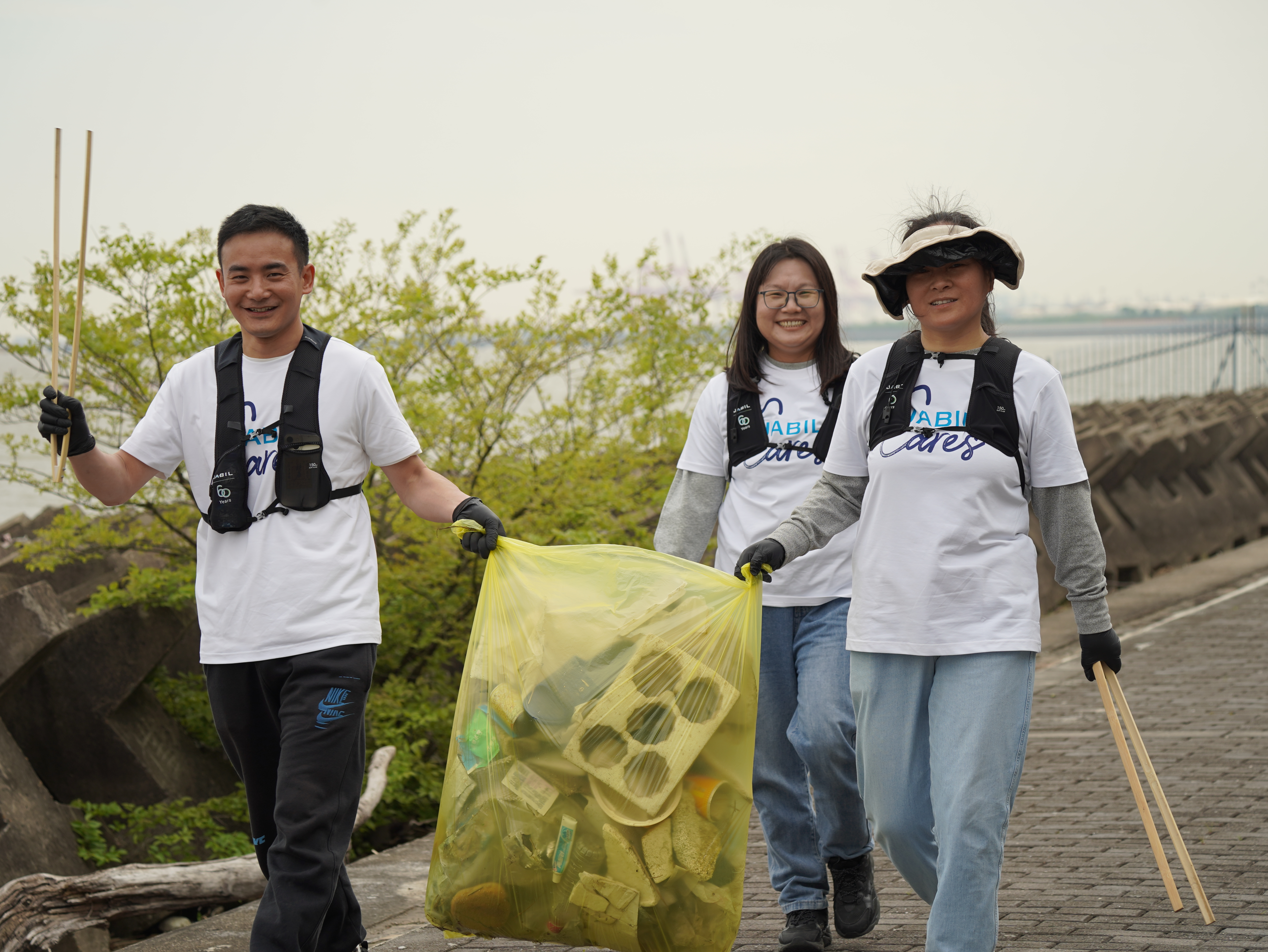 Shanghai, China_Coastline CleanUp 2